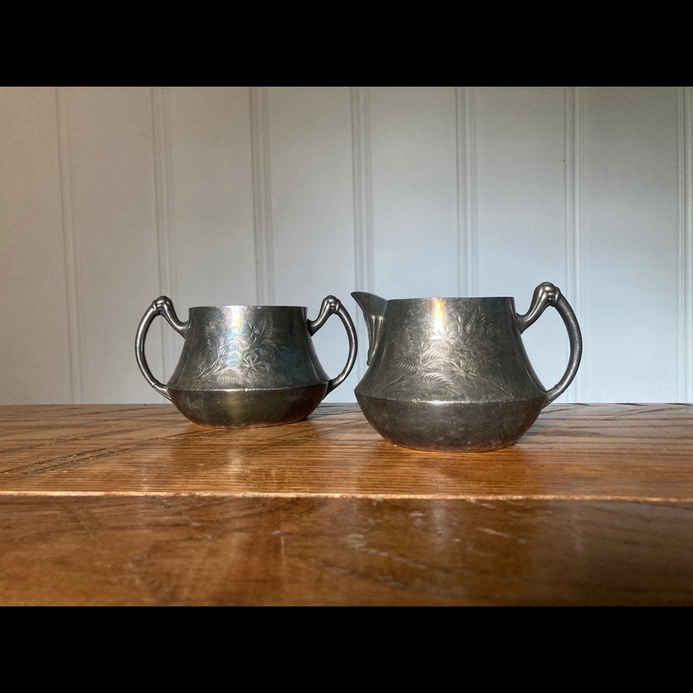 Silverplate cream and sugar set.